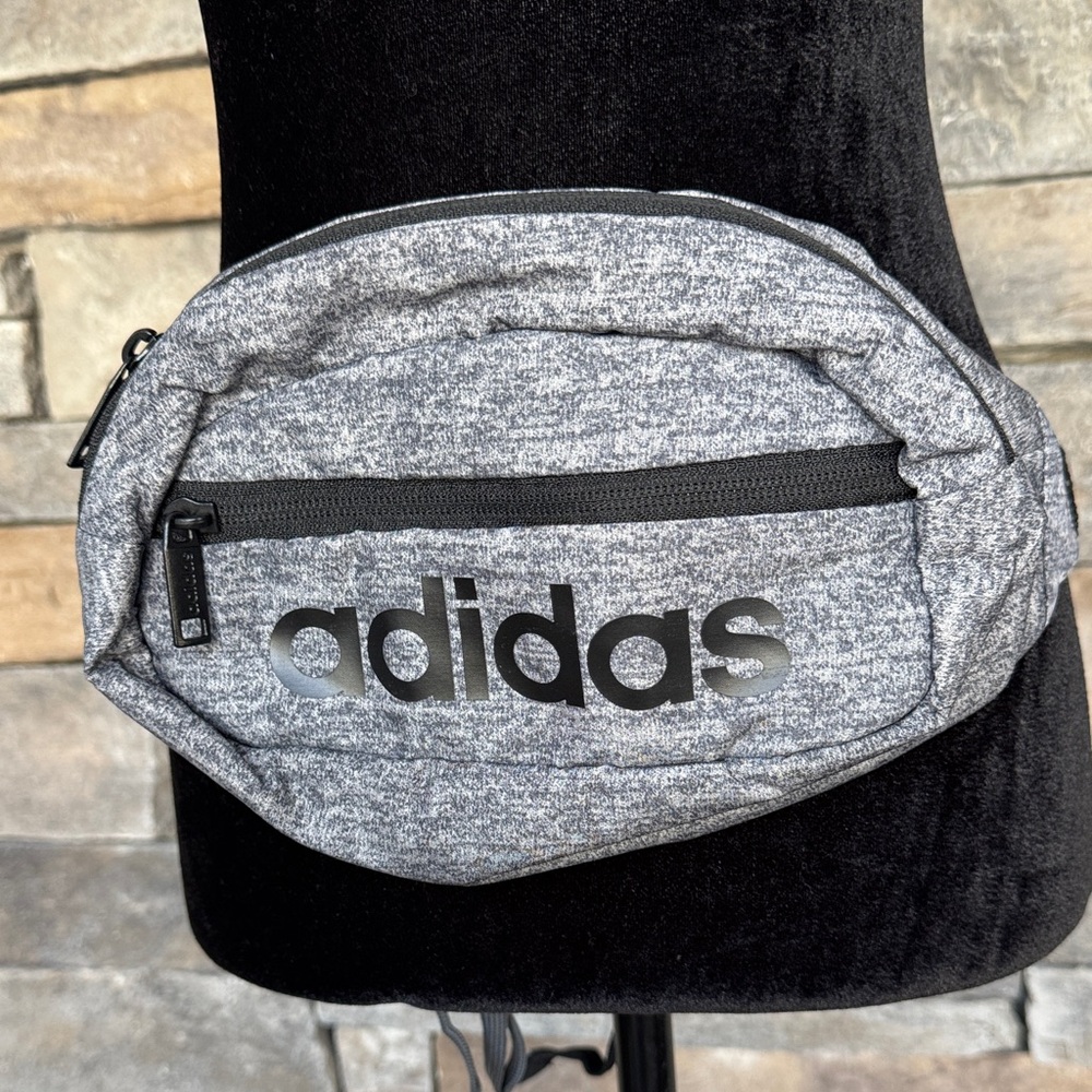 NWOT Adidas CORE Waist Pack in Jersey Onyx Grey and Black